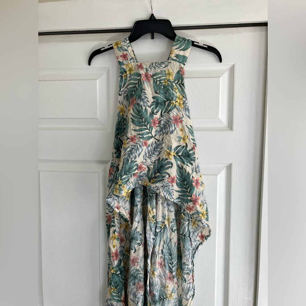 Floral Sleeveless HiLo Crop Top with Tropical Print